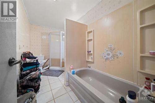 474 Maple Lane, Carleton Place, ON - Indoor Photo Showing Bathroom