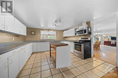 474 Maple Lane, Carleton Place, ON - Indoor Photo Showing Kitchen