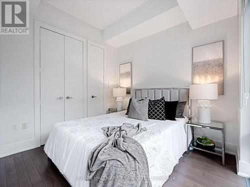 824 - 39 Queens Quay E, Toronto (Waterfront Communities), ON - Indoor Photo Showing Bedroom