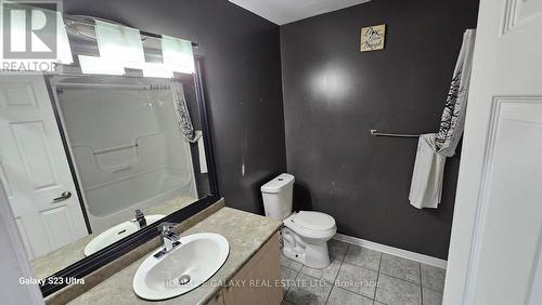 15 Hutton Place, Clarington (Bowmanville), ON - Indoor Photo Showing Bathroom