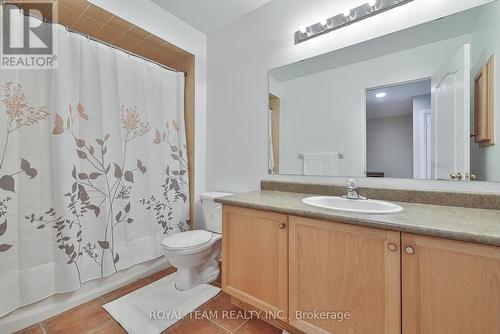 11 Jarrett Court, Vaughan (Vellore Village), ON - Indoor Photo Showing Bathroom