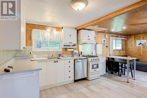 1388 Carlsmount Road, Bracebridge, ON - Indoor Photo Showing Kitchen