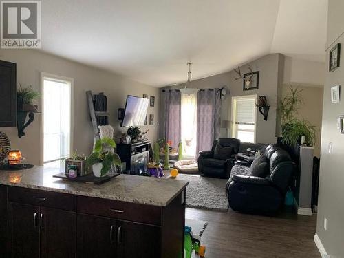 1724 82 Avenue, Dawson Creek, BC - Indoor Photo Showing Living Room