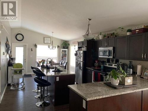 1724 82 Avenue, Dawson Creek, BC - Indoor Photo Showing Kitchen