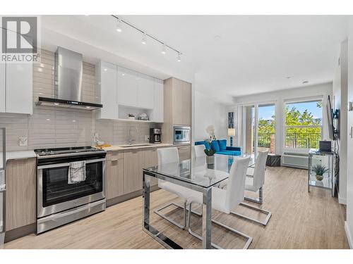 1775 Chapman Place Unit# 126 Lot# 22, Kelowna, BC - Indoor Photo Showing Kitchen With Upgraded Kitchen