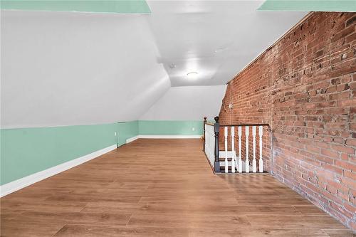 33 Shaw Street, Hamilton, ON - Indoor Photo Showing Other Room