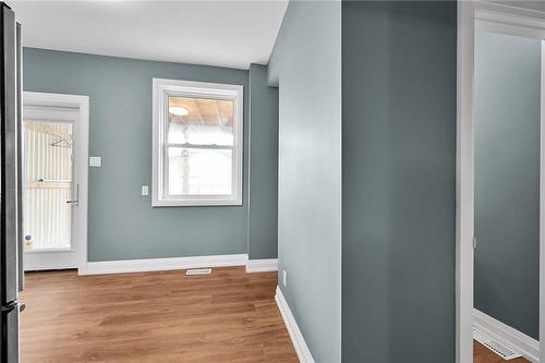 33 Shaw Street, Hamilton, ON - Indoor Photo Showing Other Room