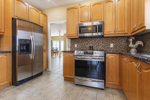 229 Gatestone Drive, Hamilton, ON - Indoor Photo Showing Kitchen