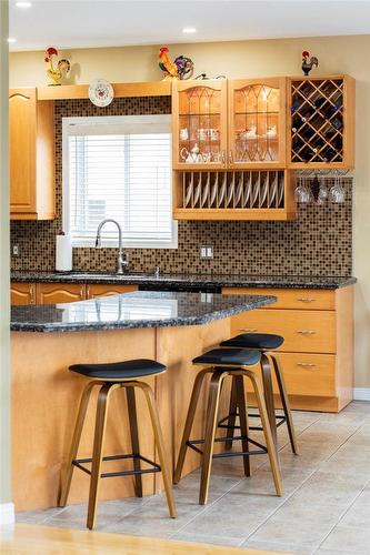 229 Gatestone Drive, Hamilton, ON - Indoor Photo Showing Kitchen