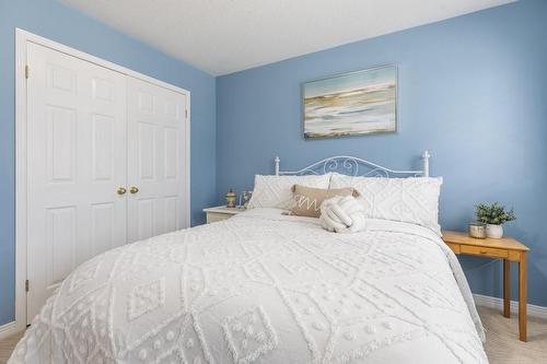 229 Gatestone Drive, Hamilton, ON - Indoor Photo Showing Bedroom