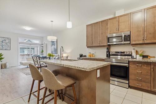 18 South Coast Circle, Crystal Beach, ON - Indoor Photo Showing Kitchen