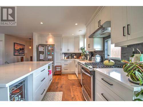 7048 Appaloosa Way, Vernon, BC - Indoor Photo Showing Kitchen With Upgraded Kitchen