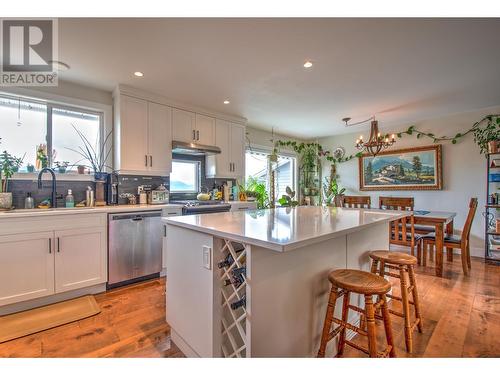 7048 Appaloosa Way, Vernon, BC - Indoor Photo Showing Kitchen