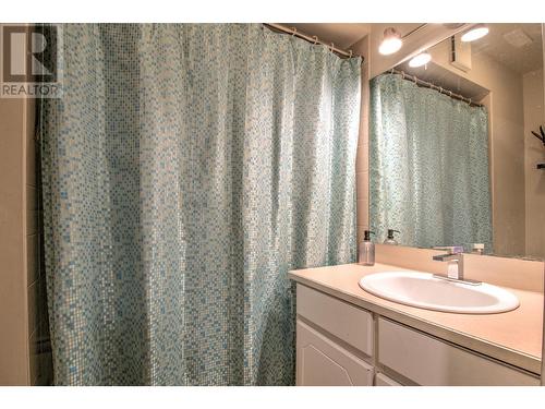 7048 Appaloosa Way, Vernon, BC - Indoor Photo Showing Bathroom