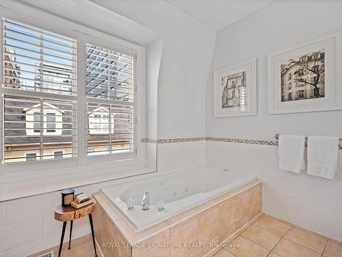 6 Joseph Salsberg Lane, Toronto, ON - Indoor Photo Showing Bathroom