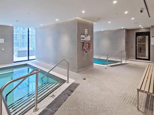 2412-1 Yorkville Ave, Toronto, ON - Indoor Photo Showing Other Room With In Ground Pool