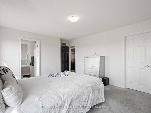 316 Windfields Farms Dr W, Oshawa, ON - Indoor Photo Showing Bedroom