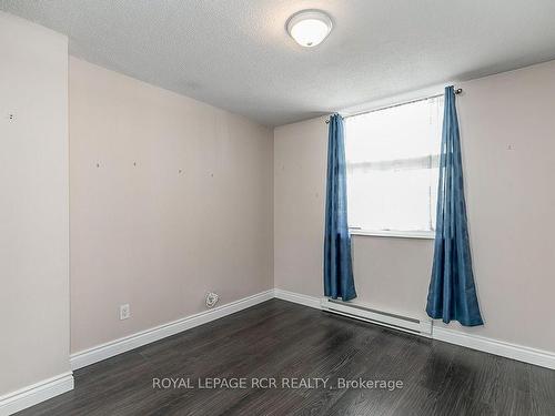 709-260 Davis Dr, Newmarket, ON - Indoor Photo Showing Other Room