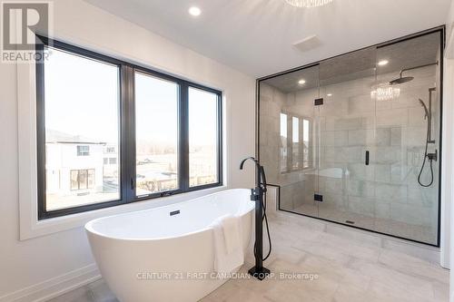 7230 Silver Creek Circle, London, ON - Indoor Photo Showing Bathroom