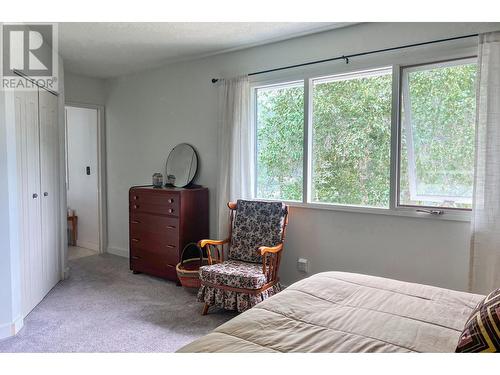 3016 1St Avenue, Castlegar, BC - Indoor Photo Showing Bedroom