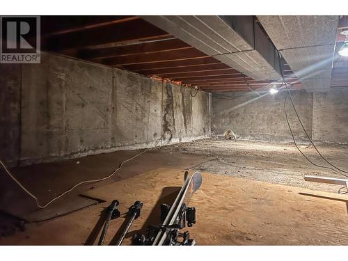 3016 1St Avenue, Castlegar, BC - Indoor Photo Showing Basement