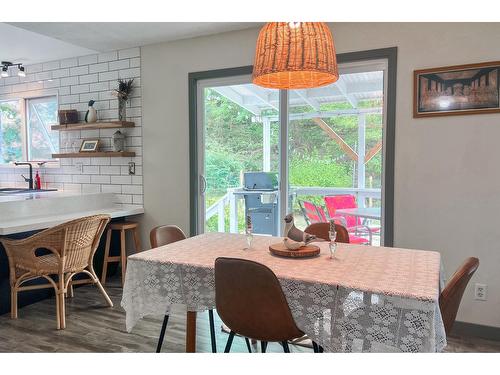 3016 1St Avenue, Castlegar, BC - Indoor Photo Showing Dining Room