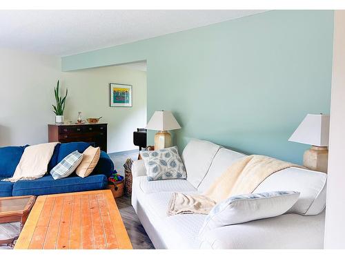 3016 1St Avenue, Castlegar, BC - Indoor Photo Showing Bedroom