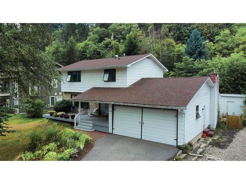 3016 1St Avenue, Castlegar, BC - Outdoor