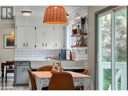 3016 1St Avenue, Castlegar, BC - Indoor Photo Showing Dining Room