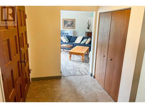 3016 1St Avenue, Castlegar, BC - Indoor Photo Showing Other Room