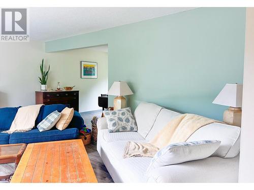 3016 1St Avenue, Castlegar, BC - Indoor Photo Showing Bedroom