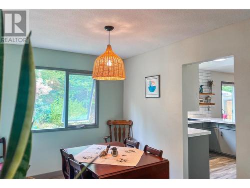 3016 1St Avenue, Castlegar, BC - Indoor Photo Showing Dining Room