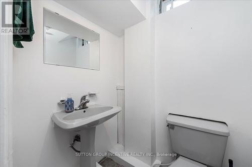 111 Laidlaw Drive, Barrie (West Bayfield), ON - Indoor Photo Showing Bathroom