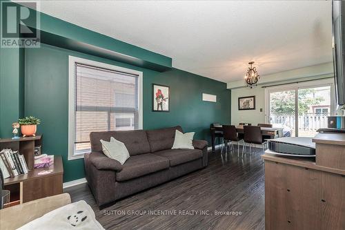 111 Laidlaw Drive, Barrie (West Bayfield), ON - Indoor Photo Showing Living Room