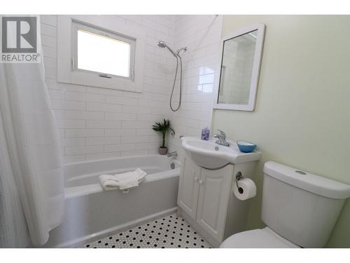 1230 Cuddie Crescent, Prince George, BC - Indoor Photo Showing Bathroom