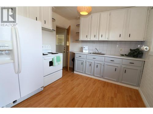 1230 Cuddie Crescent, Prince George, BC - Indoor Photo Showing Kitchen