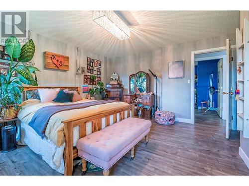 9486 Angus Drive, Coldstream, BC - Indoor Photo Showing Bedroom