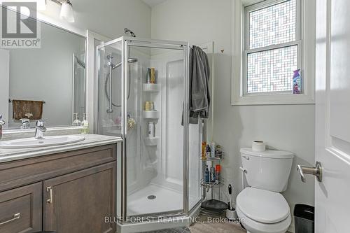 39 Yvonne Crescent, London, ON - Indoor Photo Showing Bathroom