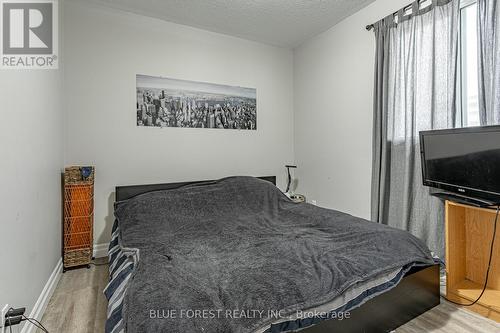 39 Yvonne Crescent, London, ON - Indoor Photo Showing Bedroom