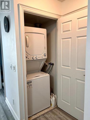 624 - 25 Greenview Avenue, Toronto (Newtonbrook West), ON - Indoor Photo Showing Laundry Room