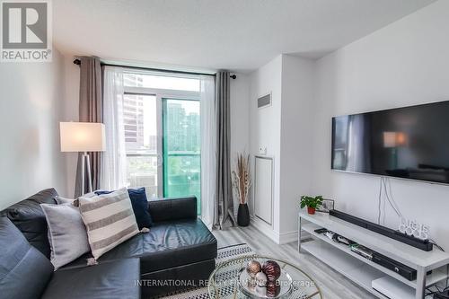 624 - 25 Greenview Avenue, Toronto (Newtonbrook West), ON - Indoor Photo Showing Living Room