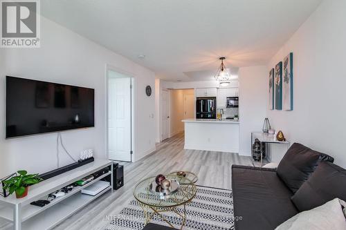 624 - 25 Greenview Avenue, Toronto (Newtonbrook West), ON - Indoor Photo Showing Living Room