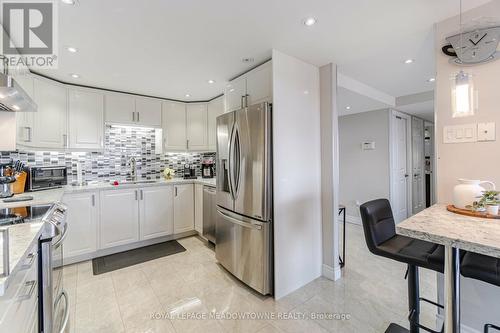 907 - 310 Mill Street, Brampton (Brampton South), ON - Indoor Photo Showing Kitchen With Upgraded Kitchen