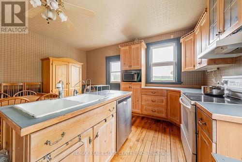 8768 Sideroad 15, Erin, ON - Indoor Photo Showing Kitchen