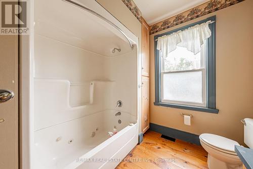 8768 Sideroad 15, Erin, ON - Indoor Photo Showing Bathroom