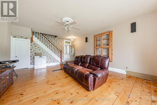 8768 Sideroad 15, Erin, ON - Indoor Photo Showing Living Room