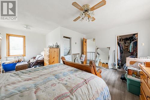 8768 Sideroad 15, Erin, ON - Indoor Photo Showing Bedroom