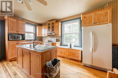 8768 Sideroad 15, Erin, ON - Indoor Photo Showing Kitchen With Double Sink