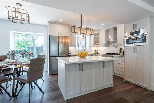 1017 Plains View Avenue, Burlington, ON - Indoor Photo Showing Kitchen With Upgraded Kitchen