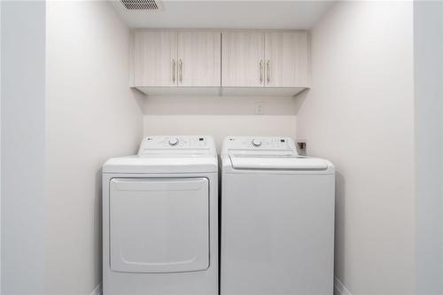 1017 Plains View Avenue, Burlington, ON - Indoor Photo Showing Laundry Room